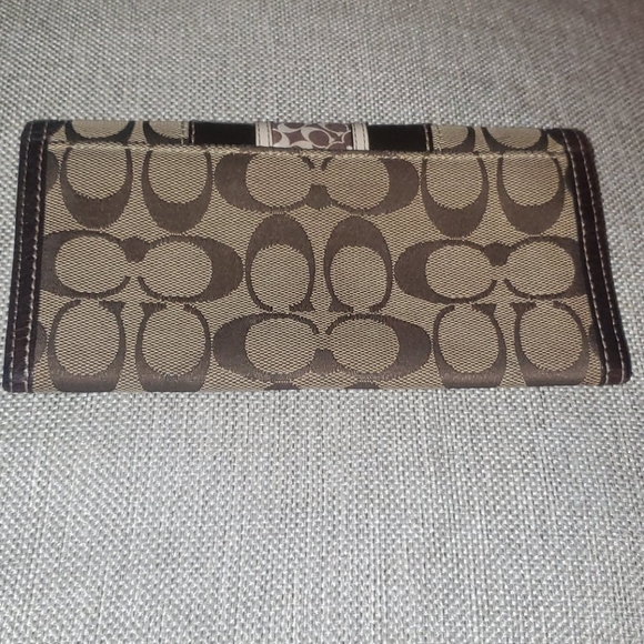 Used Coach Wallet - Picture 2 of 6